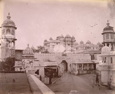 Vue du City Palace, avec la porte d