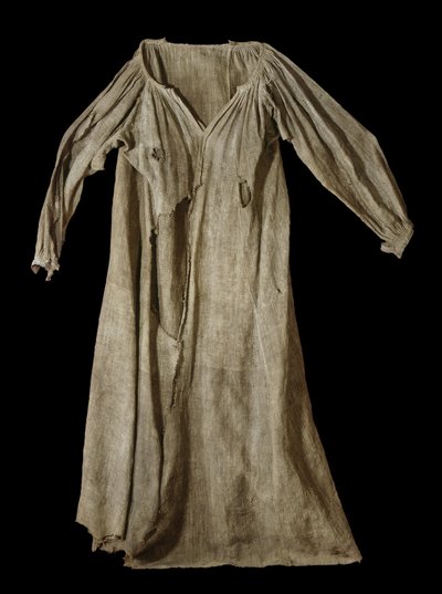 La Robe de Sorcière de Veringenstadt - Objects of History
