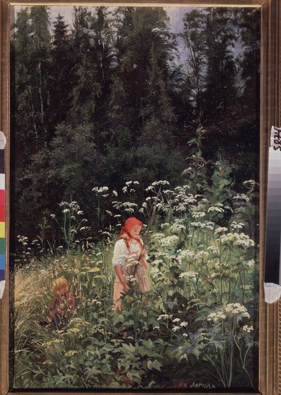 Fille devant une touffe d