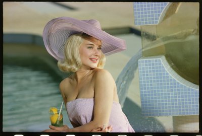 Séance photo de Hope Lange près de la piscine - Orlando Suero