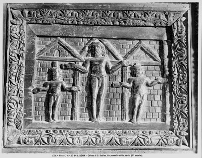 Détail de la Crucifixion de la porte représentant des scènes de l