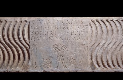 Art paléochrétien : fragment de sarcophage avec le Bon Pasteur et l