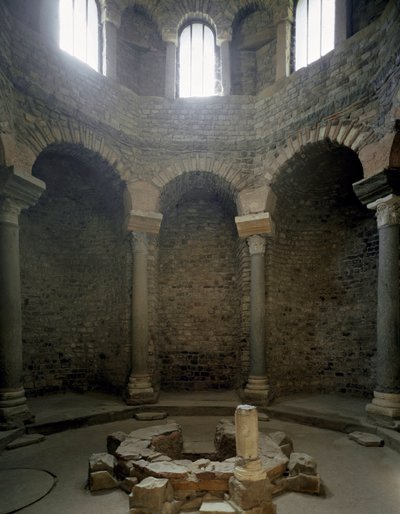 Vue intérieure du baptistère paléochrétien - Paleo Christian