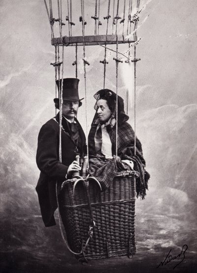 Paul Nadar et sa femme dans la nacelle du ballon (montgolfière) (photo n/b) - Paul Nadar