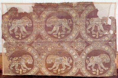 Tissu du tombeau de Saint-Julien, IIIe-Ve siècle - Persian School