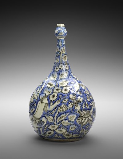 Bouteille lobée avec figure et fleurs, milieu du XVIIe siècle - Persian School
