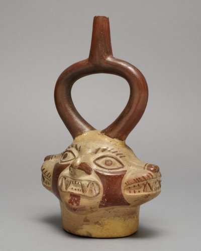 Vase étrier en forme de félin à têtes multiples, 250-500 après J.-C. (céramique et pigment) - Peruvian School