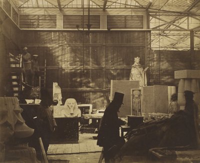 [Réserve avec artisans et moulages en plâtre, Crystal Palace] - Philip Henry Delamotte