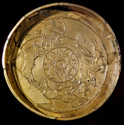 Art phénicien : plat en or décoré d