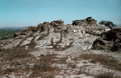 Civilisation des Phéniciens : site du tophet de la ville punique de Sulcis sur l