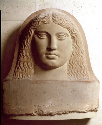 Civilisation des Phéniciens : tête de femme sculptée sur un sarcophage phénicien. IVe siècle av. J.-C. Bas-relief en marbre. Dim. 72 cm Paris, Musée du Louvre - Phoenician Phoenician