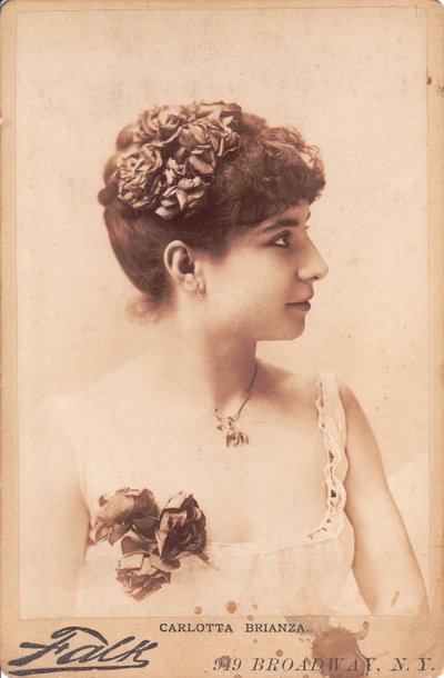 Carlotta Brianza - Photo studio Benjamin J. Falk