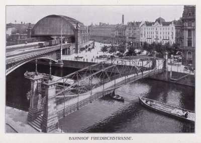 Berlin : Gare de Friedrichstrasse - Photographer German
