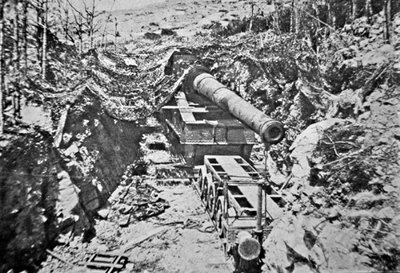 Grosse Bertha, un des Plusieurs Canons Géants Allemands Montés sur Rail pendant la Première Guerre Mondiale - Photographer German