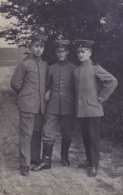 Groupe de trois soldats de l