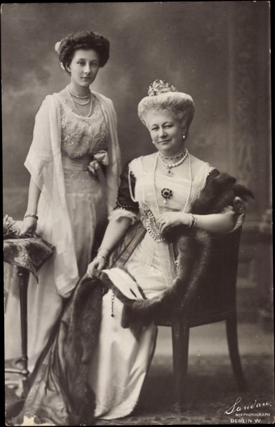Carte postale de bienfaisance, Princesse héritière Luise, Victoria - Photographer German