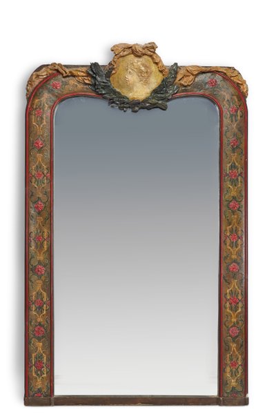 Cadre de miroir surmonté d