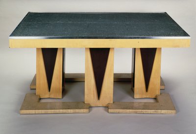 Table, par Pierre-Émile Legrain, en sycomore laqué foncé, style Art déco. France, 20e siècle - Pierre E. Legrain