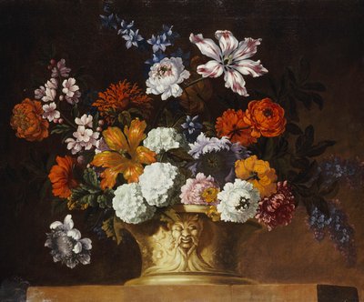 Tulipes, boules de neige et autres fleurs dans une urne sculptée sur un rebord - Pieter Casteels