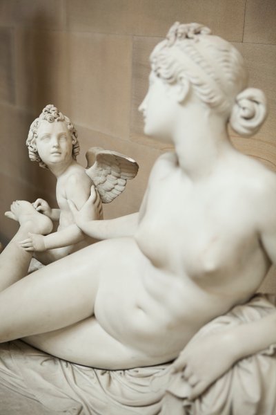Vénus avec Cupidon enlevant une épine de son pied - Pietro Tenerani
