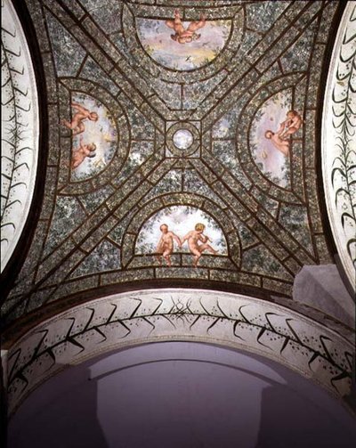 Le portique ionique semi-circulaire, détail de la voûte du plafond décorée de putti dans un jardin - Pietro Venale