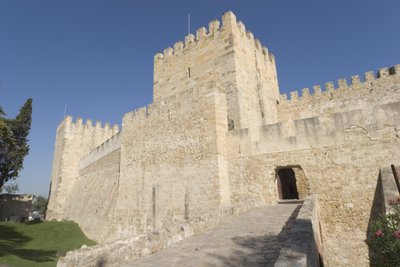 Vue extérieure du château - Portuguese School