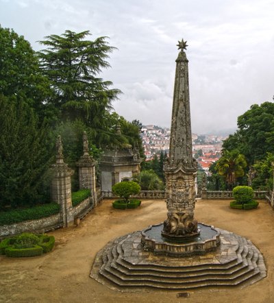 Obélisque du Santuário de Nossa Senhora dos Remédios, Lamego, Portugal. 1738 - Portuguese School
