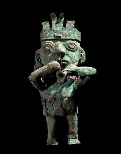 Art précolombien, culture Vicus (Pérou) : statuette en bronze représentant un musicien. Vers 200 apr. J.-C. - Pre Columbian Pre Columbian