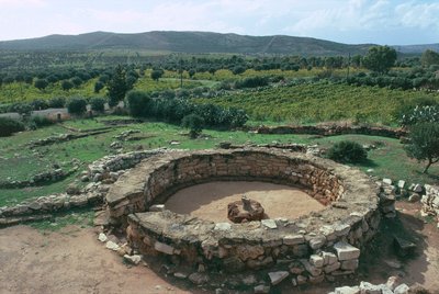 Italie, région de la Sardaigne, Alghero, province de Sassari, complexe nuragique Palmavera, ruines de la hutte de réunion - Prehistoric Prehistoric