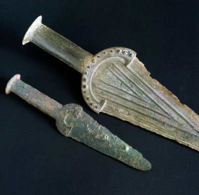 Préhistoire, civilisation étrusque : poignard en bronze de la nécropole de San Giovenale (Viterbe), Latium. Âge du bronze. 17e siècle av. J.-C. Rome, Museo Nazionale Preistorico Etnografico Luigi Pigorini - Prehistoric Prehistoric
