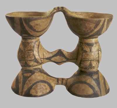 Vase en forme de jumelles, 4250-3850 av. J.-C. - Prehistoric Russian Culture