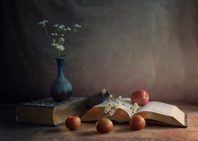 Des marguerites, des livres et des pommes - Purple Bamboo