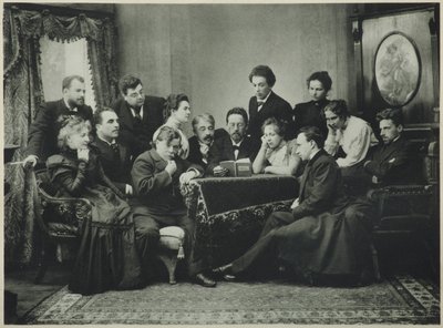 Anton Tchekhov lit La Mouette avec la troupe du Théâtre d