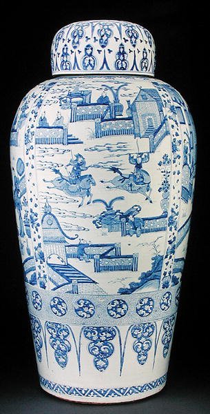Un des deux vases de soldat bleu et blanc - Qing Dynasty Chinese School