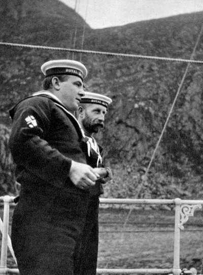 Deux marins sur le yacht royal au large des côtes de Norvège, 1904-1908 - Queen Alexandra