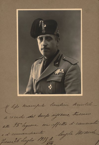 Album "MVSN- Chemises noires": Console de la Milice en uniforme, 07/1935 - R. Petrelli
