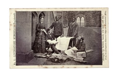 Tom et Agnes Livingstone, Abdullah Susi, James Chuma et Horace Waller, Newstead Abbey, Angleterre, juin 1874 - R. and Son Allen