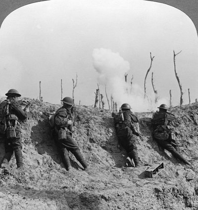 Scène de champ de bataille, Passchendaele, Belgique, Première Guerre mondiale - Realistic Travels Publishers