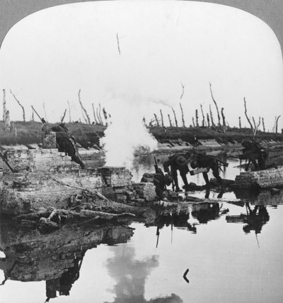 Troupes britanniques sur le canal de l