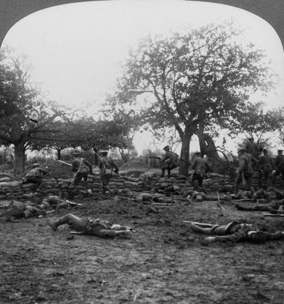 Scène de champ de bataille de la Première Guerre mondiale, 1914-1918 - Realistic Travels Publishers