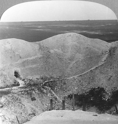 Cratère de mine à La Boiselle, la Somme, France, Première Guerre mondiale, c1916-c1918 - Realistic Travels Publishers