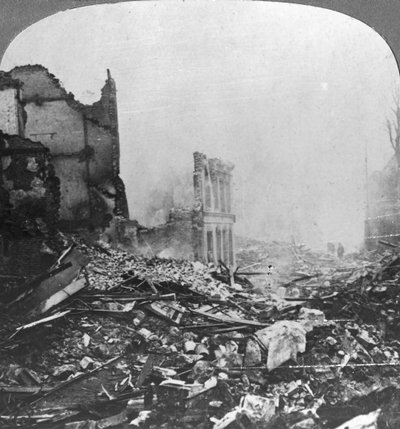 Ruines de Béthune, France, Première Guerre mondiale, c1915-c1918 - Realistic Travels Publishers