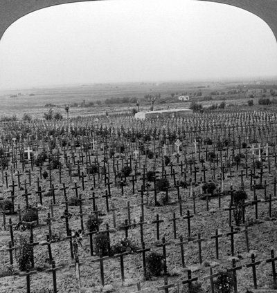Cimetière de Tyne Cot, crête de Passchendaele, Belgique, Première Guerre mondiale, vers 1918-1919 - Realistic Travels Publishers