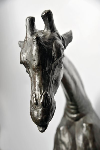 Grande girafe avec tête baissée, modelée 1909-10, coulée avant 1913 - Rembrandt Bugatti