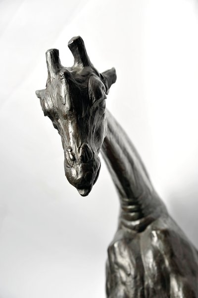 Grande girafe avec tête baissée, modelée 1909-10, coulée avant 1913 - Rembrandt Bugatti