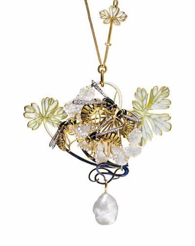 Un collier pendentif Art Nouveau en émail, diamant et perle - Rene Jules Lalique