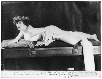 Colette (1873-1954) posant, 1909 - Reutlinger Studio