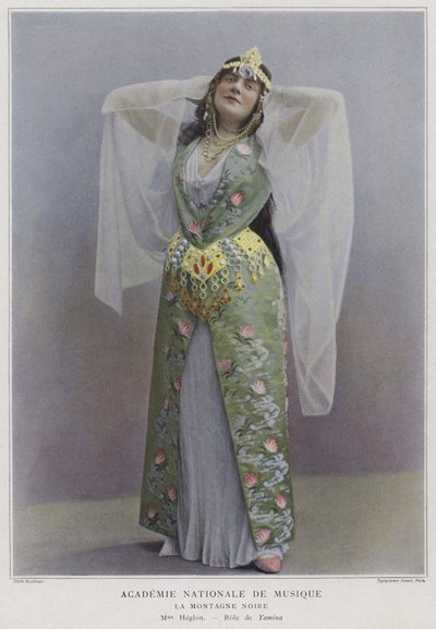 Meyriane Heglon en Yamina dans La Montagne Noire - Reutlinger Studio