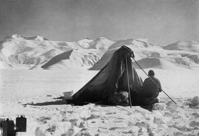 Dr. Wilson dessinant sur le glacier Beardmore, 13 décembre 1911, 1913 - Robert Falcon Scott