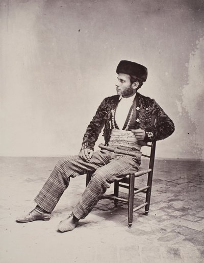 Séville, garçon gitan habillé en 